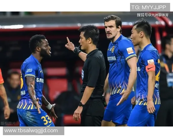 足球明星回信：为球迷解答疑问与分享成长故事的温暖时刻